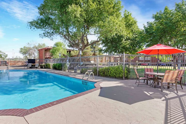 Pool 4 of 38