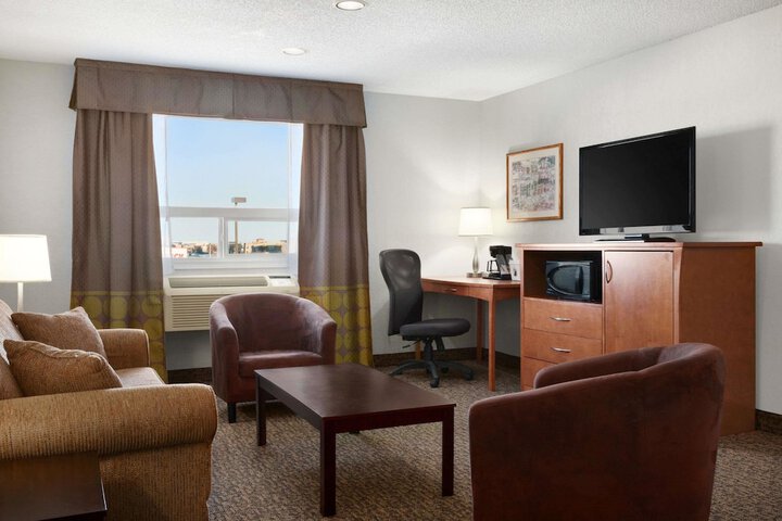 Room 3 of 47