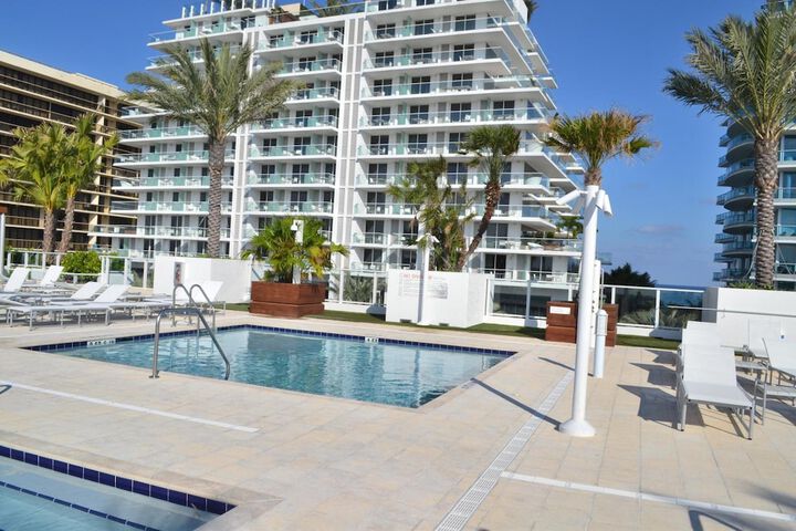 Pool 10 of 33