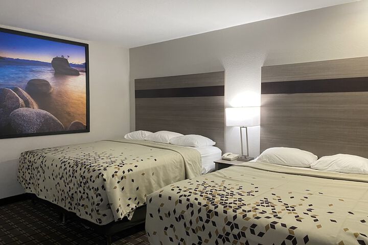Room 13 of 30