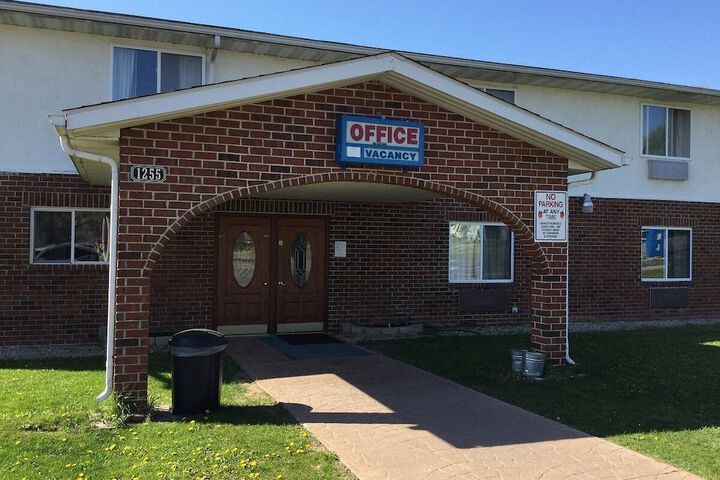 Villa Inn Motel Near Hwy 12 WI Capital O