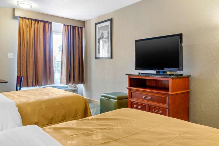 Room 13 of 30