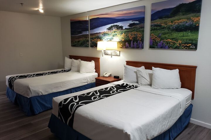 Room 8 of 27