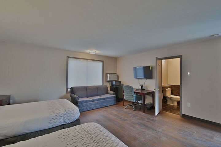 Room 18 of 37