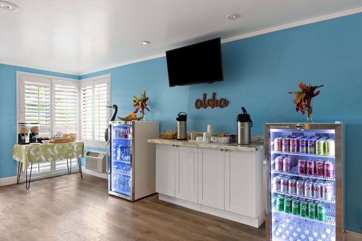 Days Inn by Wyndham Maui Oceanfront