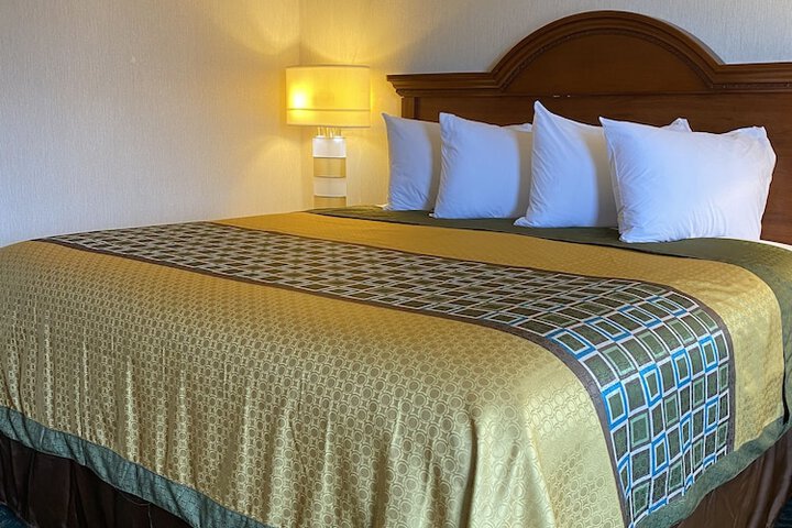 Room 16 of 16