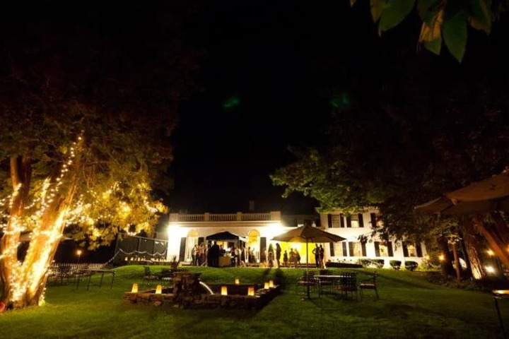 HOME HILL INN