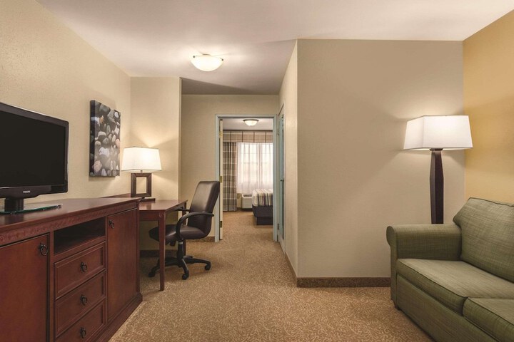 Room 12 of 22