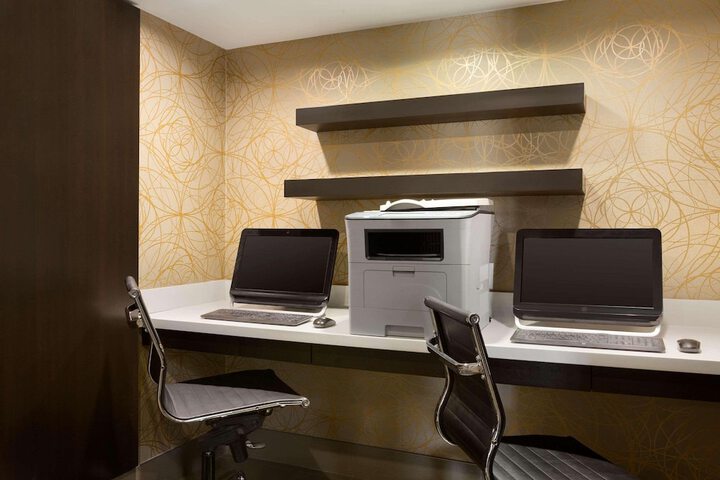 Business Center 40 of 40