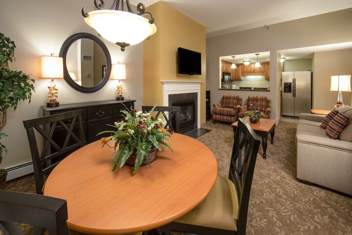 Room 32 of 62