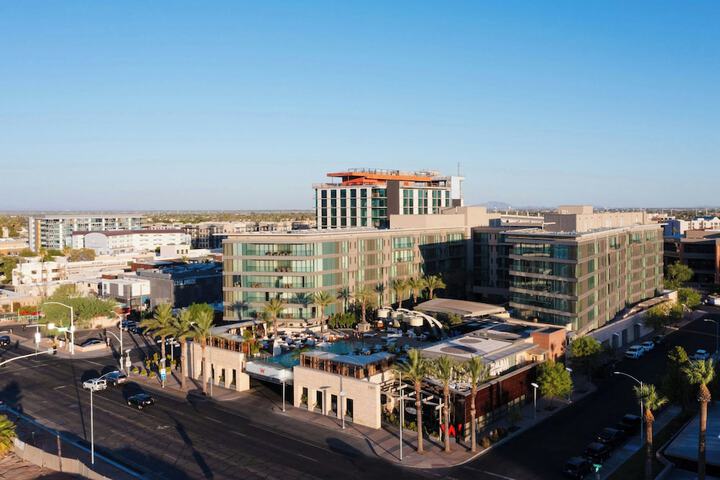 W Scottsdale
