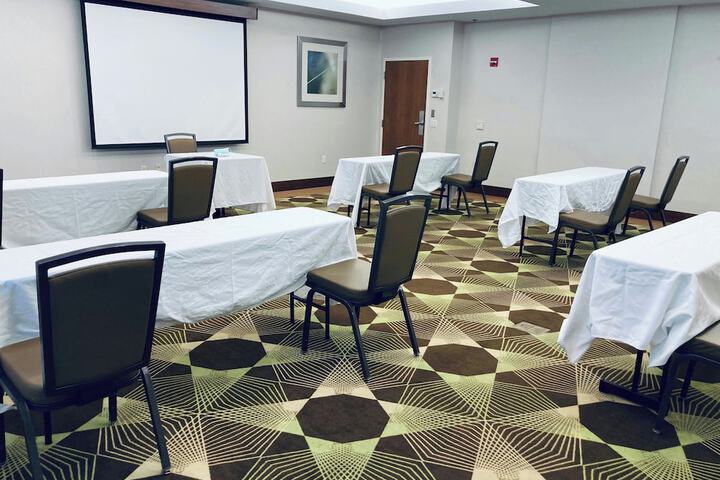 Holiday Inn Manchester Airport by IHG