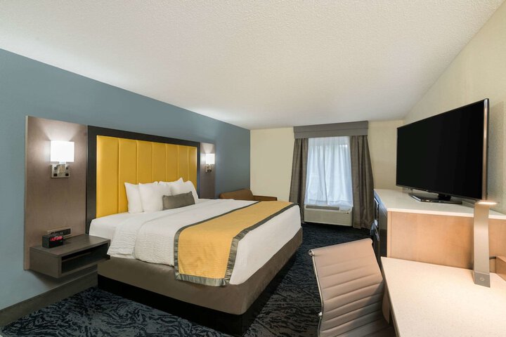 Room 9 of 27