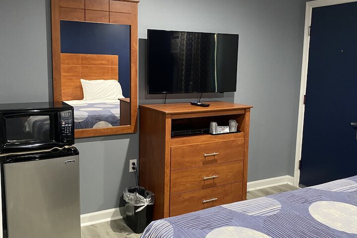 Room 17 of 34