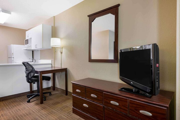Room 13 of 25