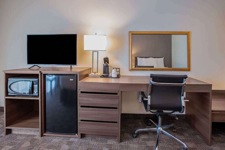 Room 25 of 48