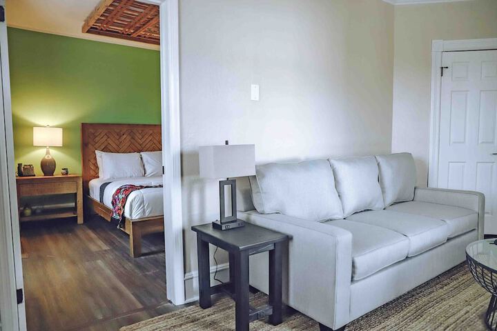 Room 43 of 60