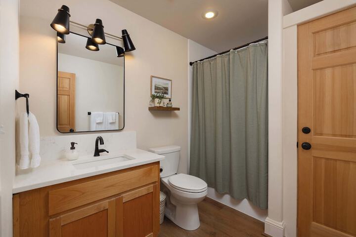 Cascade Cottage Stay for 6