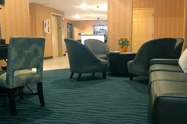 Ivy Court Inn & Suites