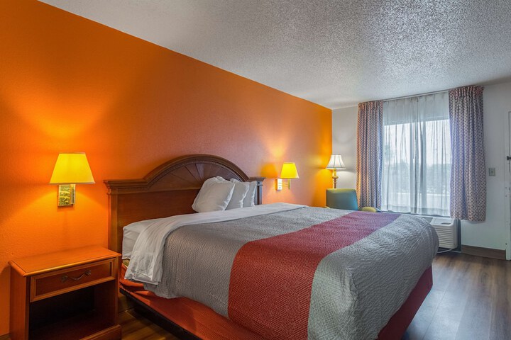 Room 15 of 24