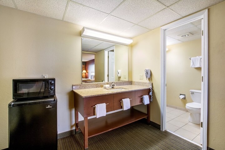 Room 13 of 24