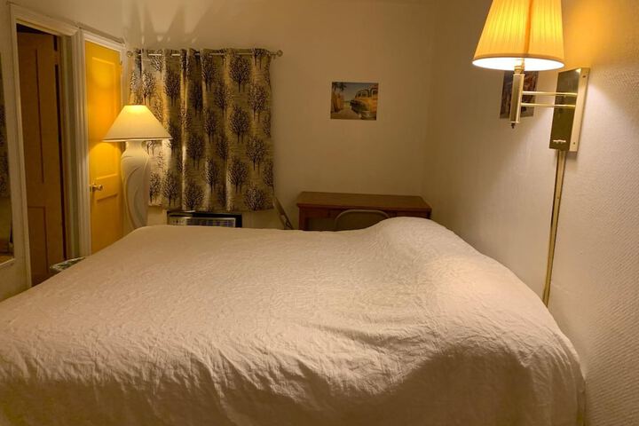 Room 25 of 41