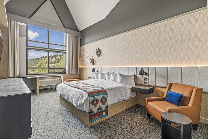Room 50 of 74