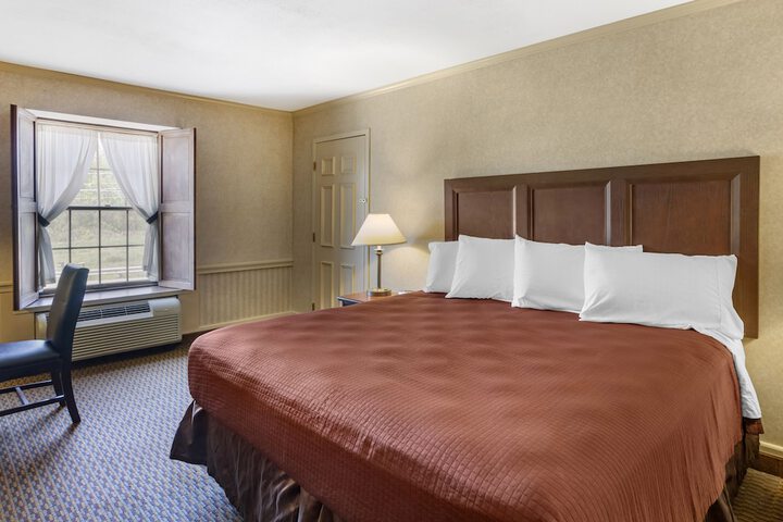 Room 5 of 14