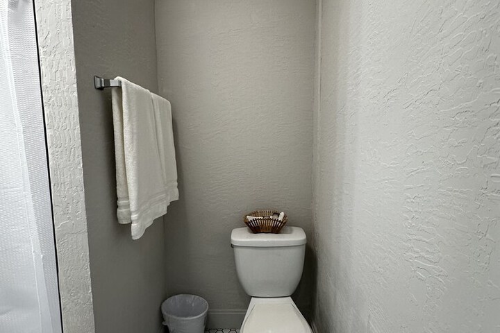 Room 5 of 26