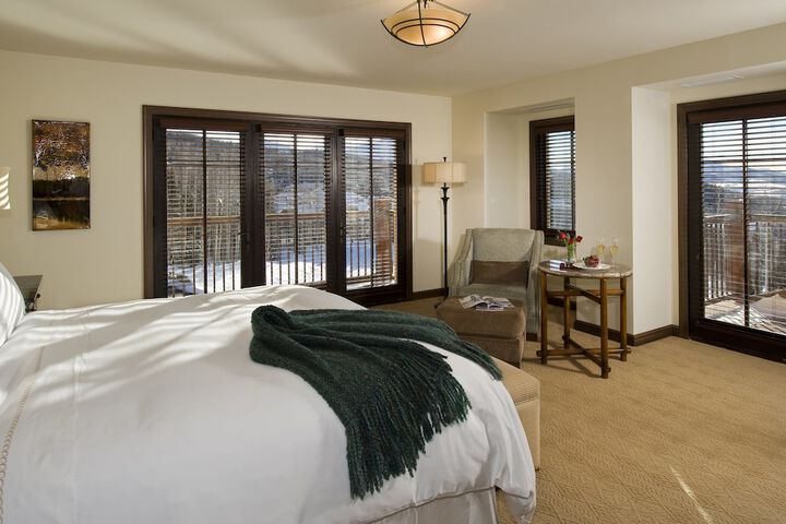 Madeline Hotel & Residences Auberge Collection