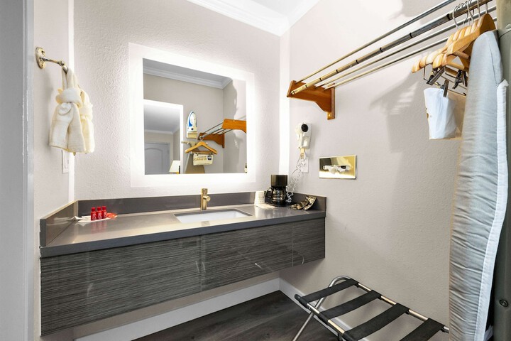 Room 47 of 54