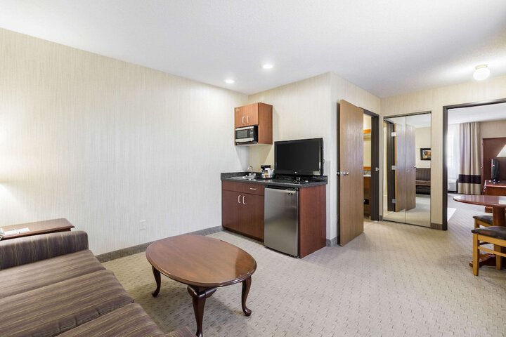 Room 28 of 49
