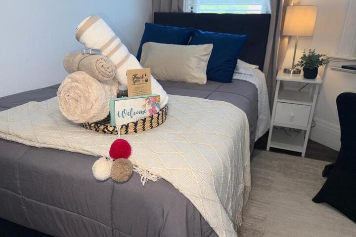 Cozy Private bedrooms Kitchen Wifi