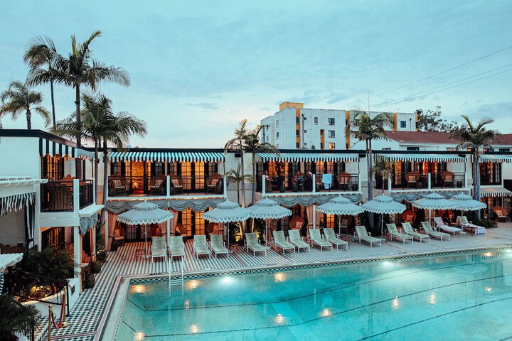 Lafayette Hotel & Club