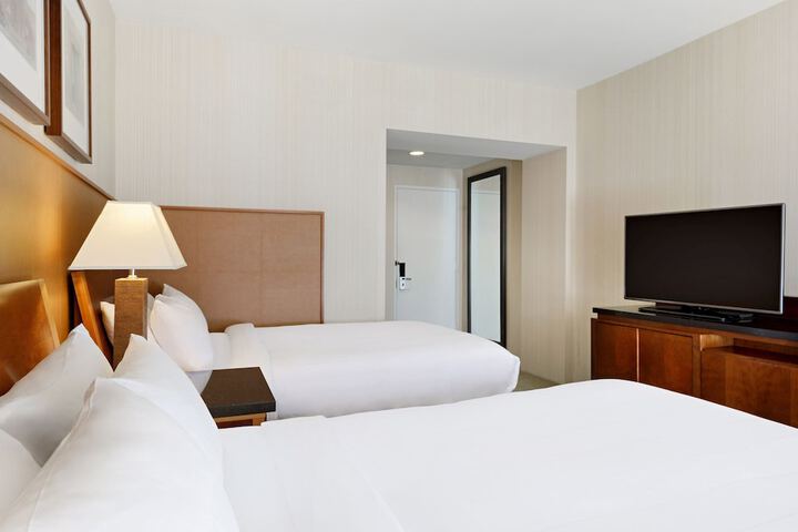 Room 32 of 64
