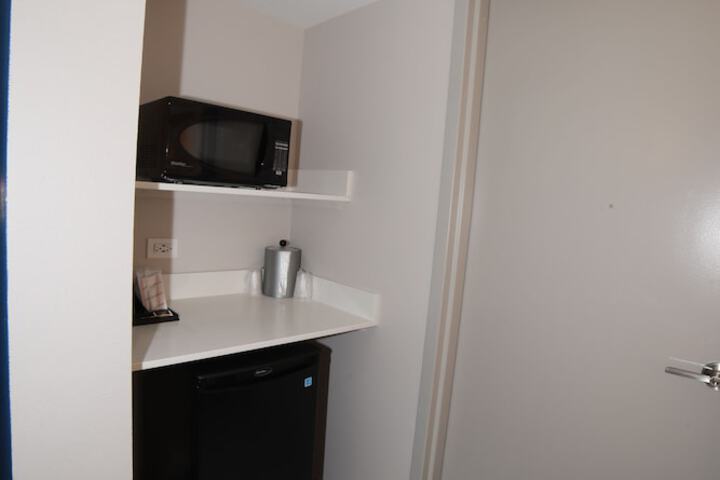 Holiday Inn Express Naperville by IHG