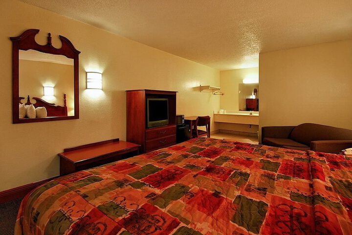 Room 24 of 29