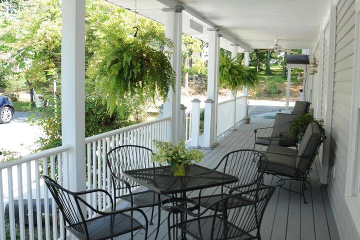 Acorn Hill Lodge and Spa