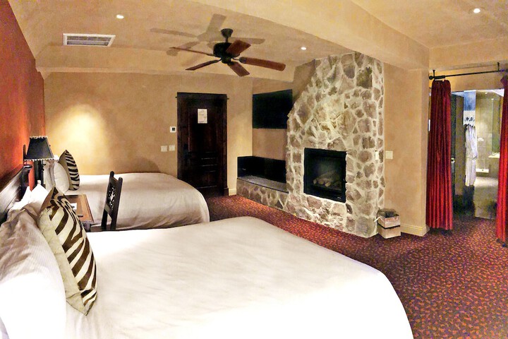 Border House at Crystal Bay Casino