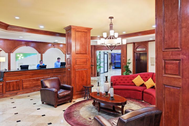 Holiday Inn Express Dallas Medical-Market Center by IHG