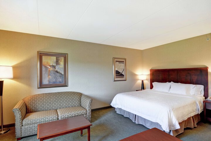 Room 16 of 36