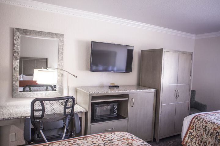 Room 12 of 38