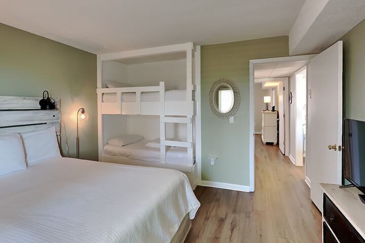 Room 10 of 35
