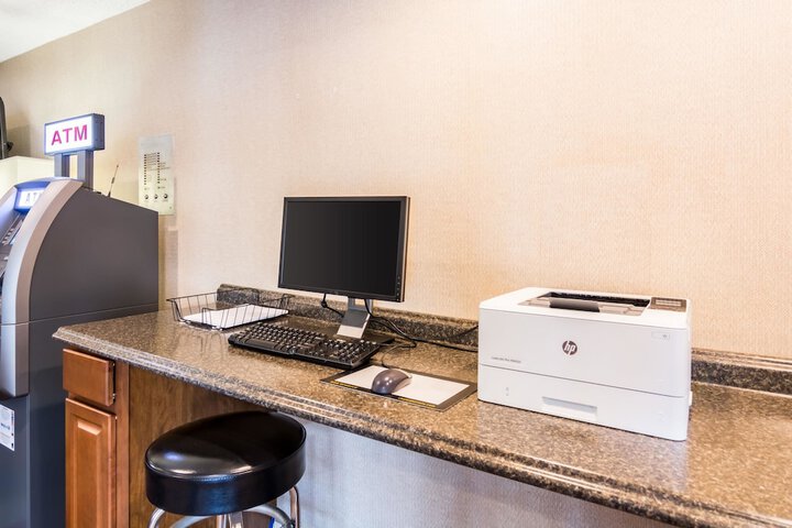 Business Center 39 of 40