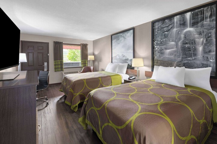 Room 20 of 33