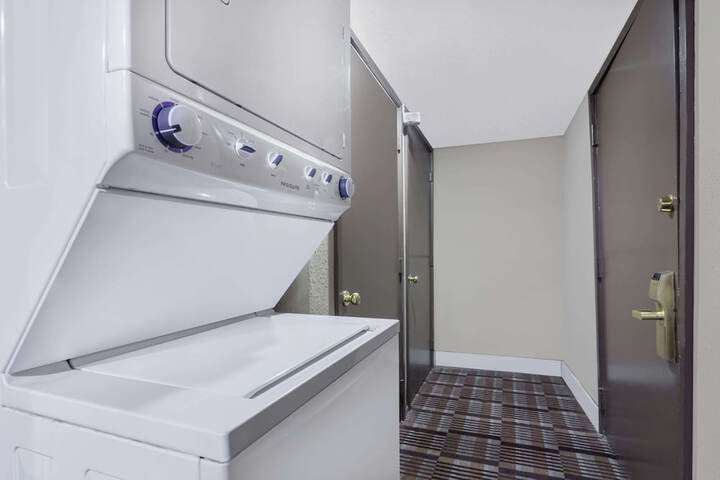 Room 11 of 14