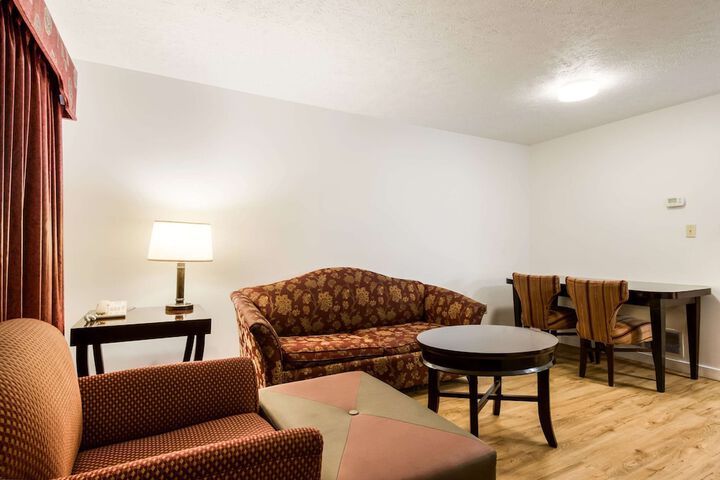 Room 5 of 33