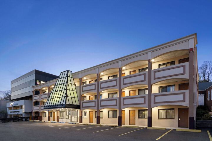 Hotel 3 of 43