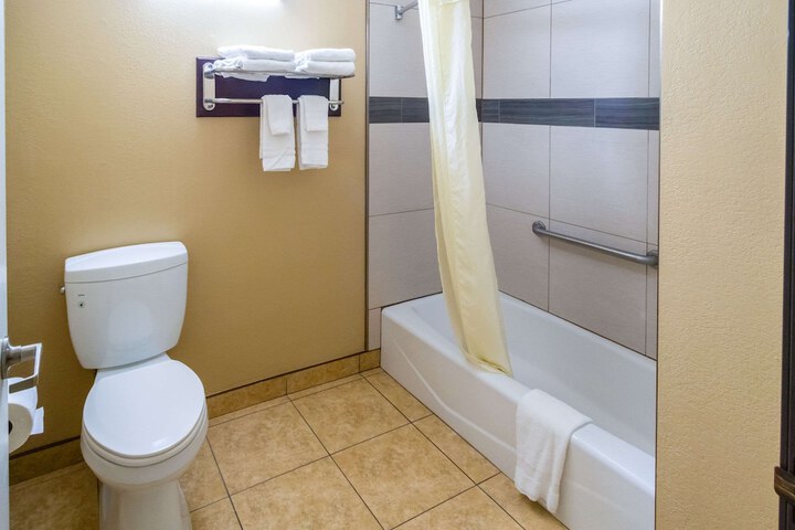Room 8 of 26