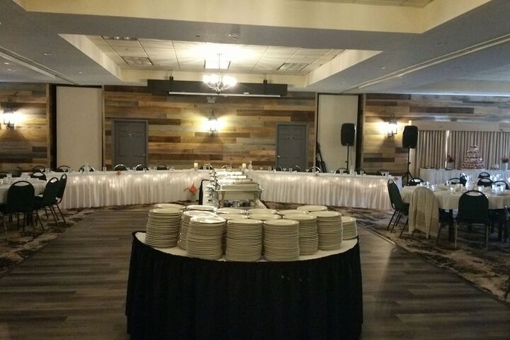 Ballroom/Hall 24 of 26